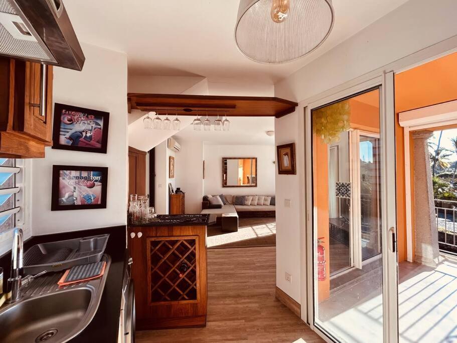 Scenic Riverfront 2 Bedroom Villa In Port Chambly Baie-du-Tombeau Exterior foto