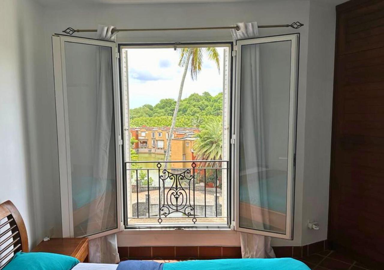 Scenic Riverfront 2 Bedroom Villa In Port Chambly Baie-du-Tombeau Exterior foto